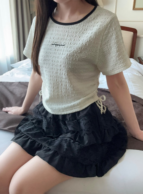 サイドドロストジャガード刺繍トップス