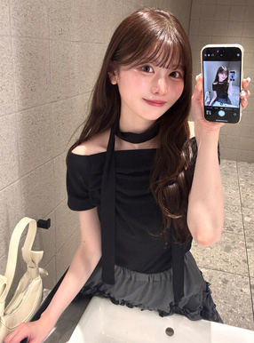 スカーフ付きオフショルダーカットトップス