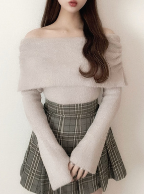 オフショルダーラメシャギーニットトップス