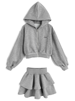 スウェットパーカー×ティアードミニスカートセットアップ