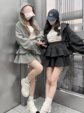 ダブルジップパーカー×ティアードミニスカートスウェットセットアップ
