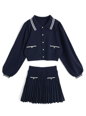 襟付きカーディガン×プリーツミニスカートニットセットアップ