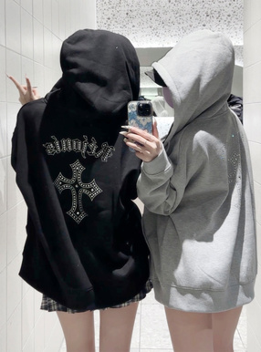 ラインストーンクロスロゴスウェットパーカー