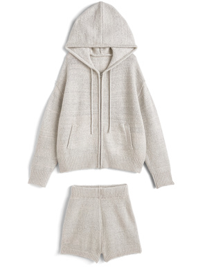 ラメニットパーカー×ショートパンツセットアップ