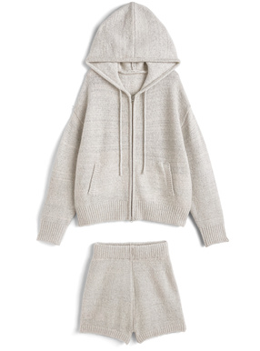 ラメニットパーカー×ショートパンツセットアップ