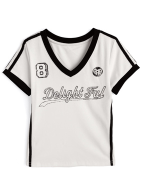 Vネックユニフォーム風ロゴプリントトップス