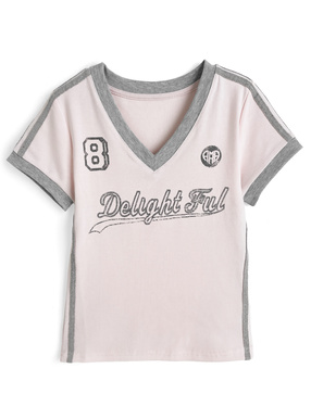 Vネックユニフォーム風ロゴプリントトップス