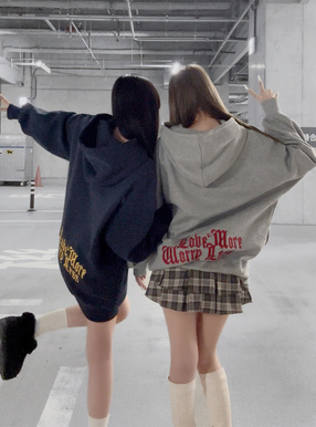 バックロゴ刺繍スウェットトップス