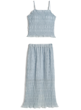 カップ付きフリルシャーリングキャミソール×ロングスカートセットアップ