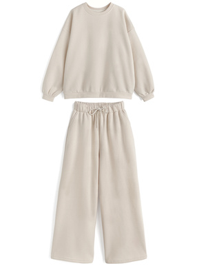 オーバーサイズトップス×ワイドパンツスウェットセットアップ