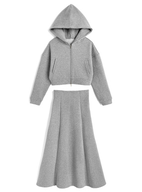 ショート丈パーカー×マーメイドスカートスウェットセットアップ