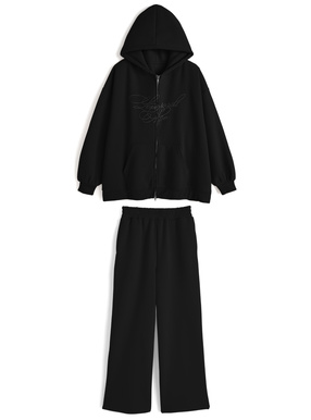 ロゴ刺繍ダブルジップパーカー×ワイドパンツセットアップ
