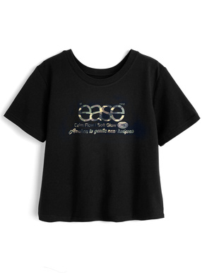 カモフラージュ柄ロゴプリントTシャツ