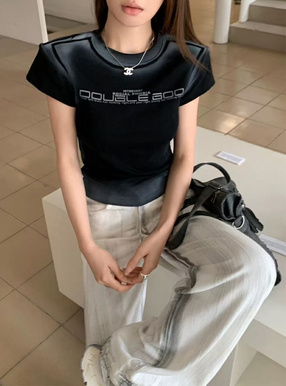 スプレープリントロゴTシャツ