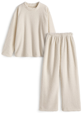 ボアトップス×ワイドパンツセットアップ