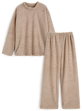 ボアトップス×ワイドパンツセットアップ