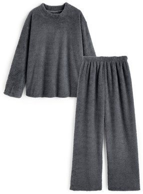 ボアトップス×ワイドパンツセットアップ