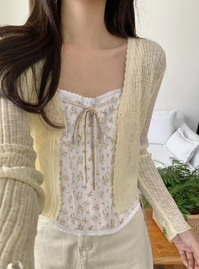 花柄キャミソール×シアーニットカーディガンアンサンブル