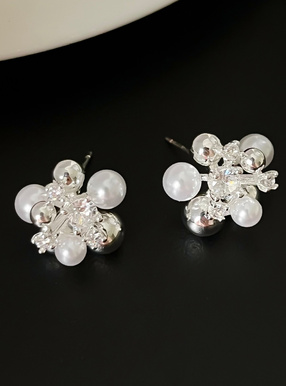 パールビジューピアス