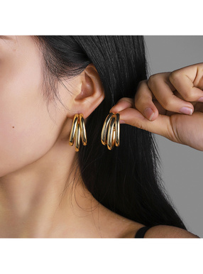 3連ボリュームフープピアス