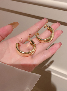 フープピアス
