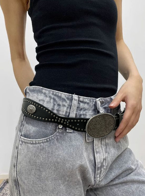 オーバルバックルスタッズベルト