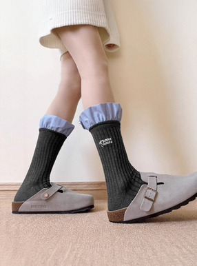 チェック柄フリルロゴ刺繍ソックス