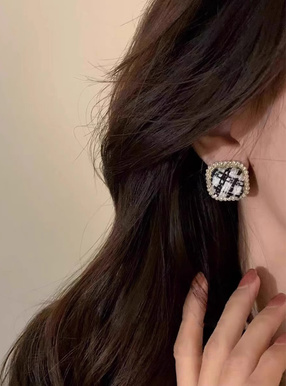 ツイードスクエアピアス