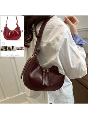 ハーフムーンレザーバッグ