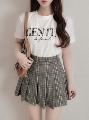 レースロゴ刺繍Tシャツ