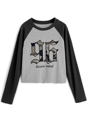 カモフラージュ柄ナンバーロゴ配色ラグラントップス