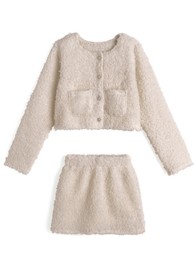 モコモコパールカーディガン×ミニスカートセットアップ