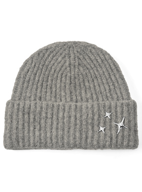 スタッズ付きニット帽