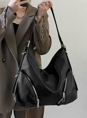 レザーショルダーバッグ