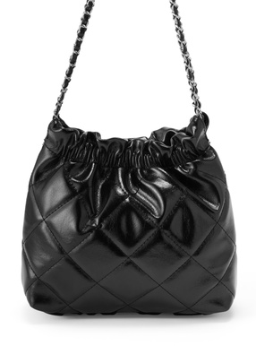 キルティング巾着風エナメルショルダーバッグ