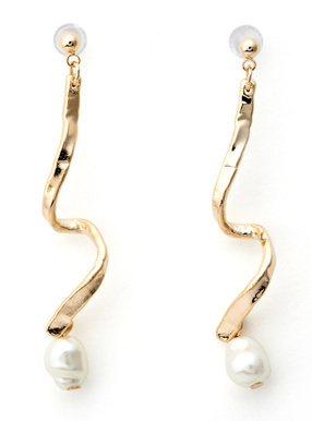 ウエーブパールピアス