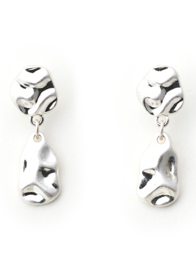 変形プレートピアス