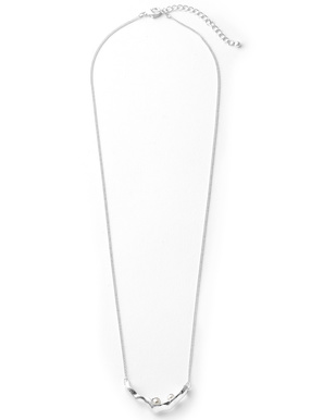 パールモチーフネックレス