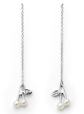 チェリーモチーフパールチェーンロングピアス