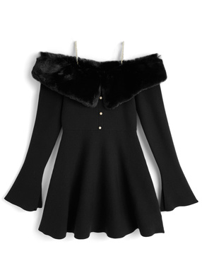 パールストラップ付きファーオフショルダーニットワンピース