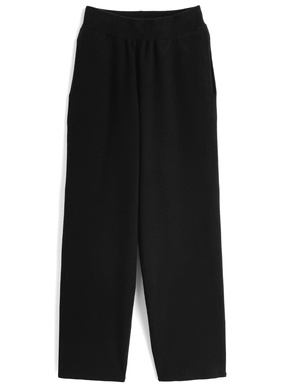 カーブニットパンツ