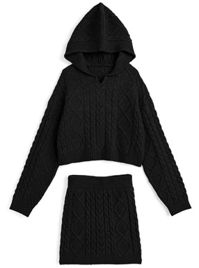 ケーブル編みニットパーカー×タイトミニスカートセットアップ