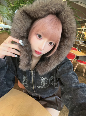 ファー付きラインストーンロゴダブルジップスウェットパーカー