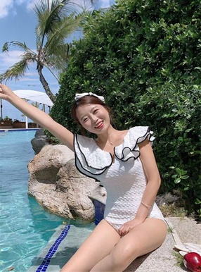 配色パイピングフリルワンピース水着