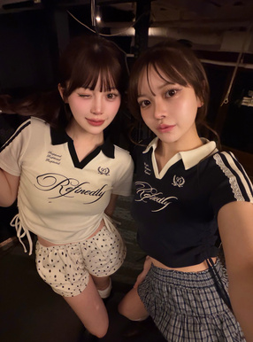 配色襟ロゴプリントサイドドロストトップス