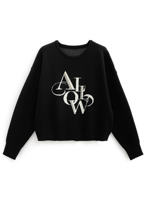 ロゴパールビジューショート丈ニットトップス