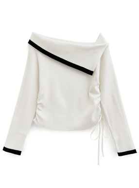 オフショルダーシャーリングニットトップス