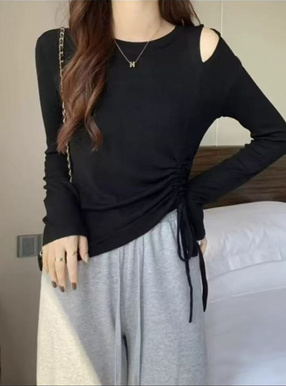 カットアウトドロストリブトップス