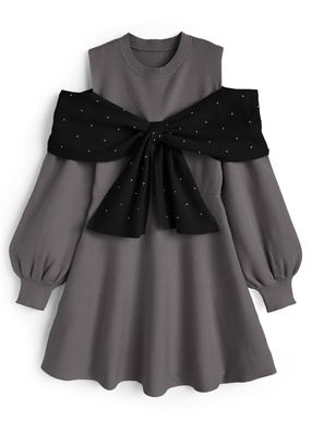 オープンショルダーラインストーンリボンニットミニワンピース