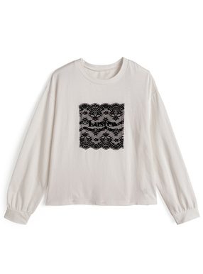 レースロゴ刺繍ロンT